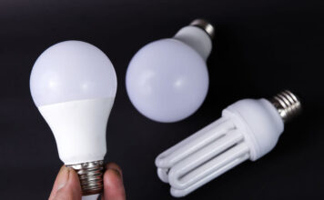 Philips vs Lamptan: เปิดโปงมายาคติ ‘อายุหลอดไฟ’ ที่ผู้ผลิตไม่เคยบอก Philips vs Lamptan: เปิดโปงมายาคติ 'อายุหลอดไฟ' ที่ผู้ผลิตไม่เคยบอก